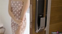 Huge tits property manager helps out clueless couple